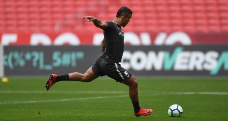 Com mudanças no time, Odair Hellmann fecha o treino para definir o Inter