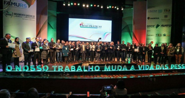 Famurs homenageia 28 projetos de municípios com o 2º Prêmio Boas Práticas