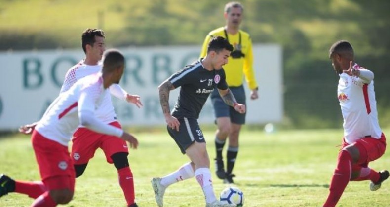 Zeca vira coringa no Inter e Odair cita chance de variação de esquema