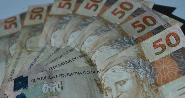 Petróleo, combustíveis e Refis reforçam receitas da União este ano