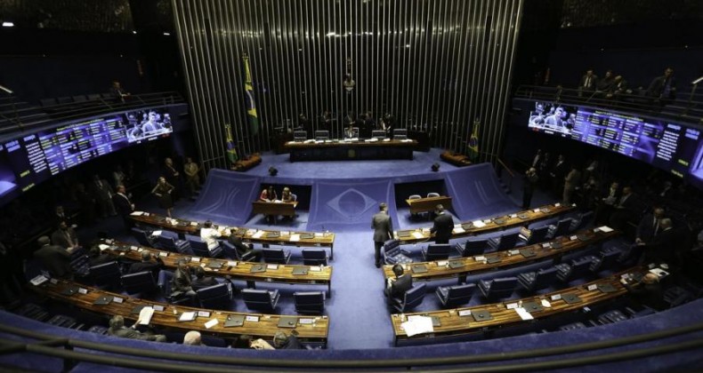 Senado aprova medidas negociadas com caminhoneiros para encerrar greve