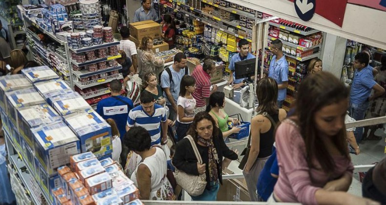 Pagamento do 13º salário injeta R$ 211,2 bilhões na economia