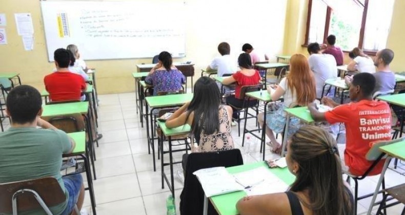 Por Enem, governo adia início do horário de verão para 18 de novembro