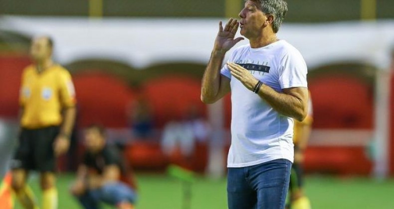 Grêmio retorna a Porto Alegre para semana decisiva por G4 e permanência de Renato