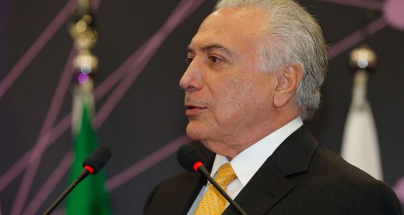 Prefeitos devem conversar com Temer sobre mudanças no Mais Médicos