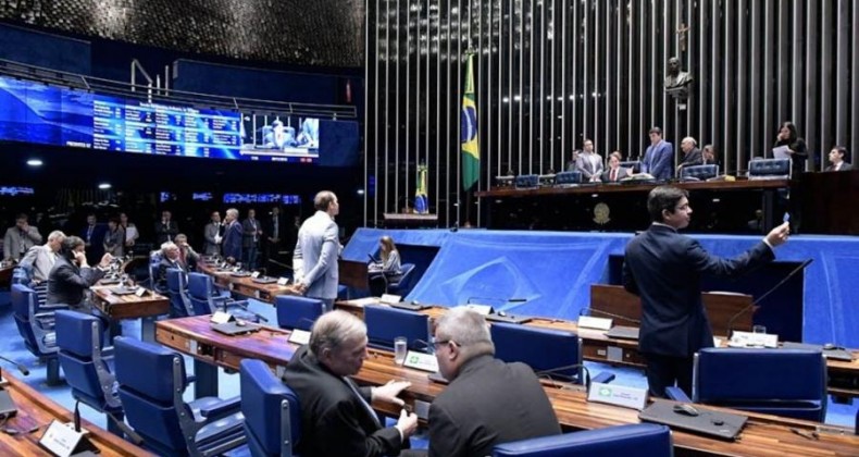 Projeto que flexibiliza Lei da Ficha Limpa é arquivado do Senado