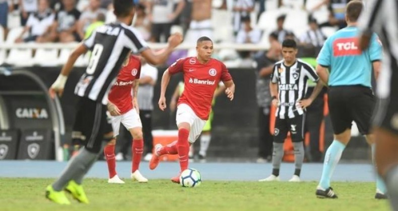 Wellington Silva se desculpa por expulsão, mas nega agressão