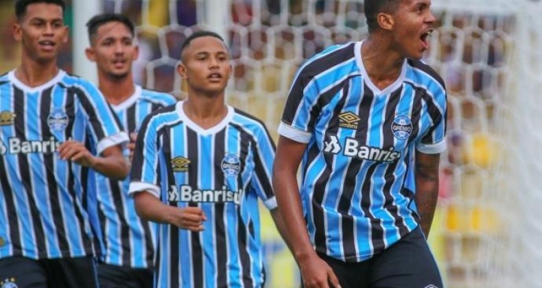 Grêmio goleia e avança para as quartas de final da Copa SP