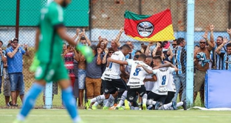Grêmio goleia o Novo Hamburgo em estreia no Gauchão