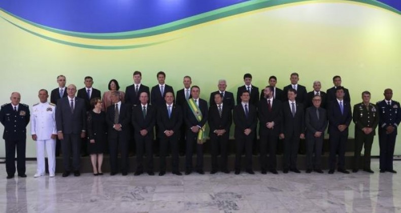 Jair Bolsonaro dá posse aos 22 ministros que vão integrar governo