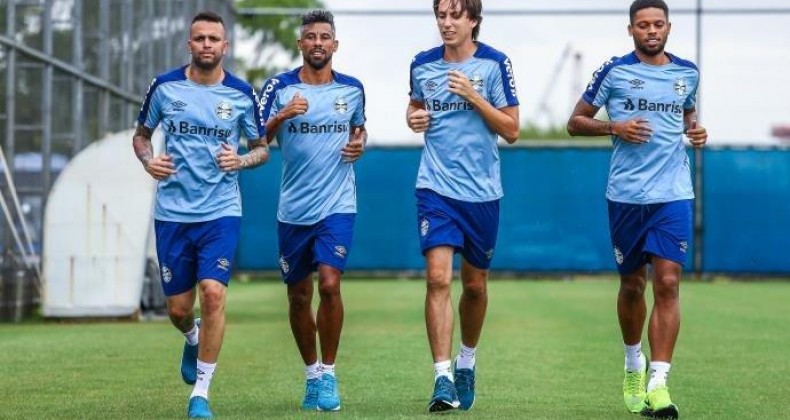 Preparador físico do Grêmio admite cuidados especiais com Luan por fascite plantar