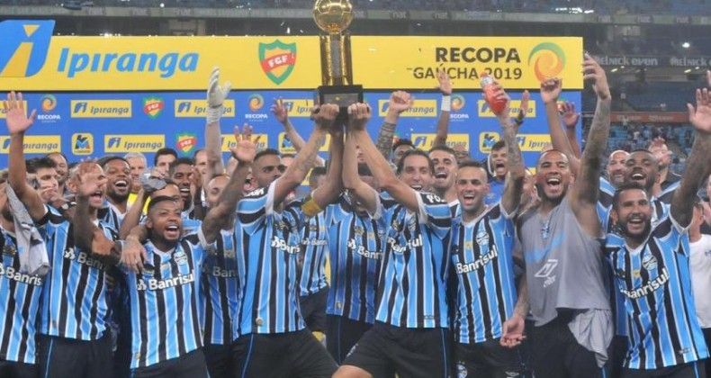 Grêmio atropela o Avenida por 6 a 0 e vence a Recopa Gaúcha