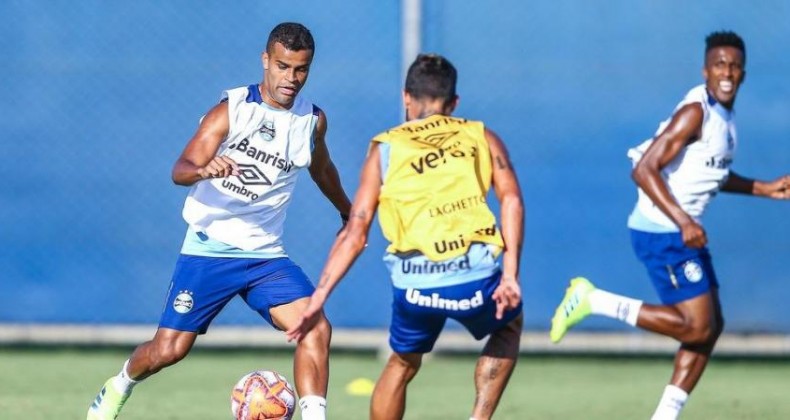 Após lesão, Alisson quer dar “dor de cabeça” a Renato
