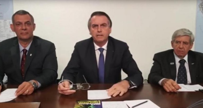 Bolsonaro anuncia fim de novas lombadas eletrônicas