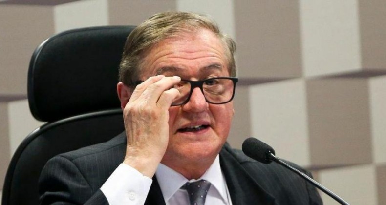 MEC envia novo texto às escolas suspendendo orientação sobre filmagens