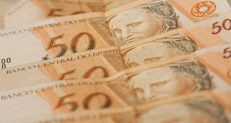 Atividade econômica tem queda de 0,73% em fevereiro, diz Banco Central