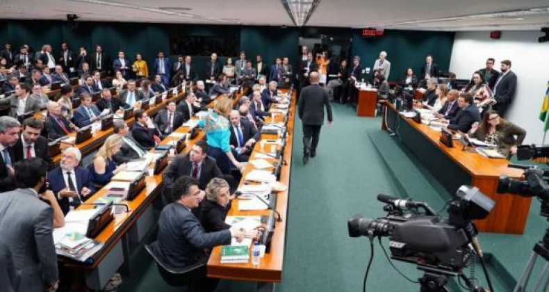 CCJ da Câmara deve votar hoje relatório da reforma da Previdência