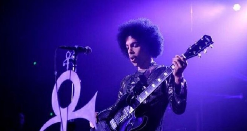 Livro de memórias de Prince será lançado em outubro