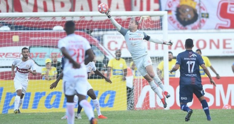 Lomba espera duelo “de igual para igual” contra o River Plate