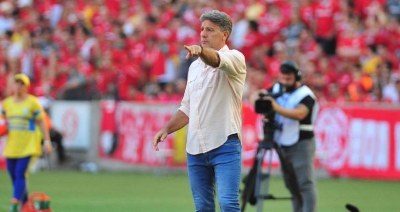 Renato vê Gre-Nal parelho e falta de 