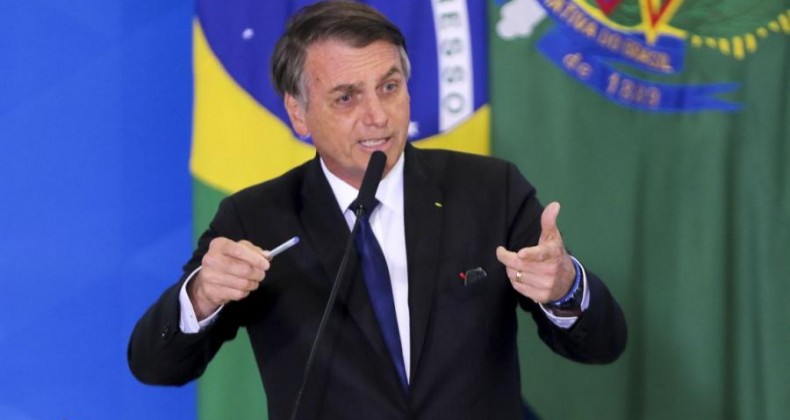 Bolsonaro toma café da manhã com governadores e senadores