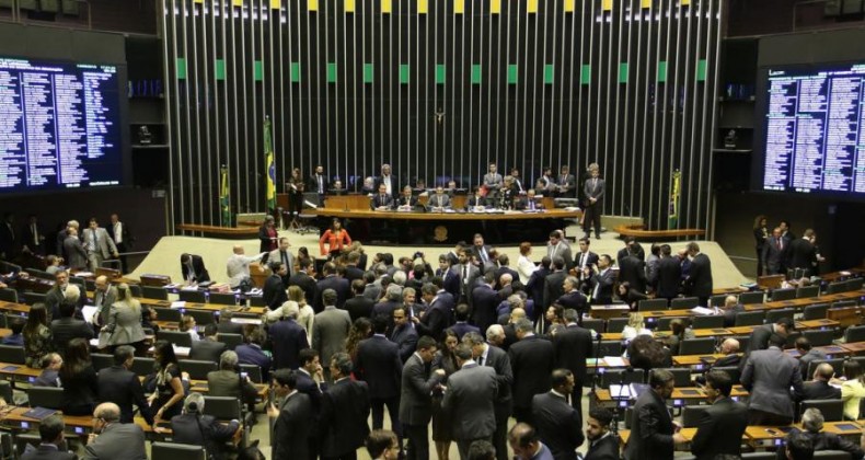 Deputados aprovam manutenção do Coaf no Ministério da Economia