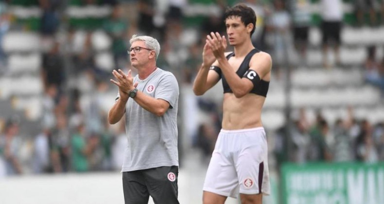 Odair admite preocupação com situação de Dourado
