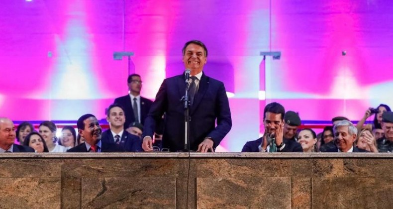 Bolsonaro avalia reduzir para 4% imposto sobre produtos de TI
