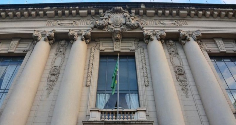 Cálculo para aderir à Recuperação Fiscal opõe tribunais e STN