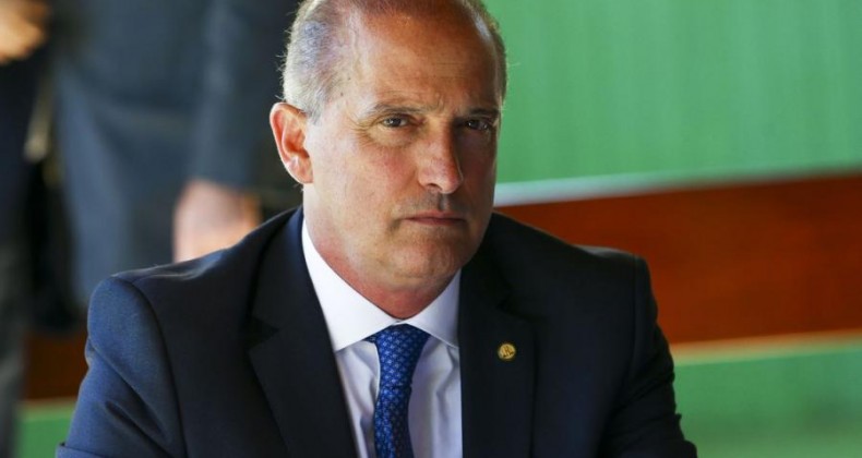 Decreto sobre porte de armas foi revogado para Congresso debater tema