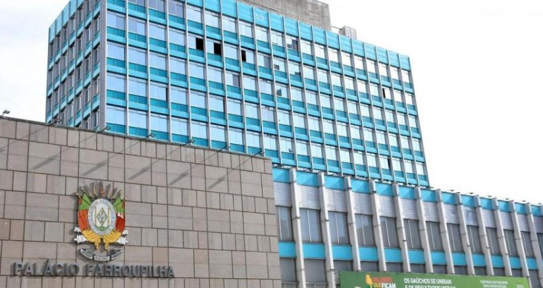 Deputados lançam frente em defesa de universidades
