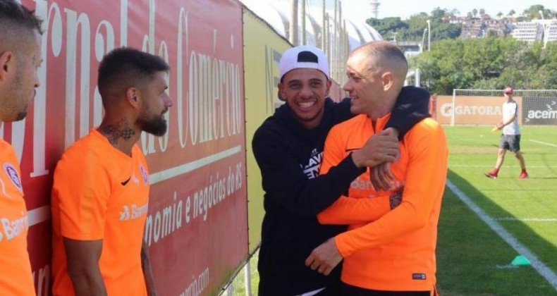 Inter negocia a volta de Taison