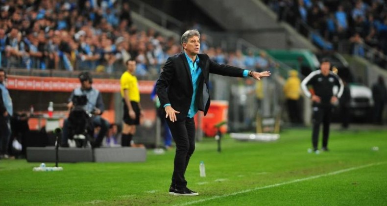 Após gol, Renato pede 