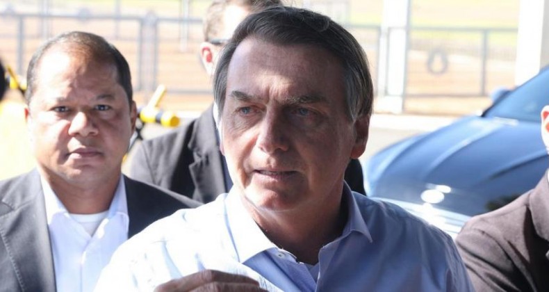 Bolsonaro diz que pode rever multa do FGTS no futuro