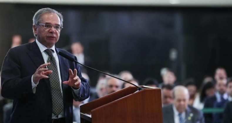 Guedes projeta injetar R$ 42 bi na economia com liberação de FGTS e PIS