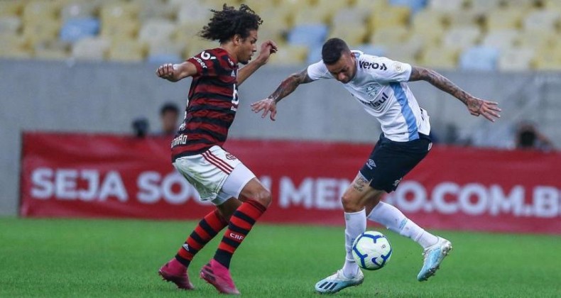 Há quatro jogos sem vencer, Grêmio fecha rodada a seis pontos do Z4