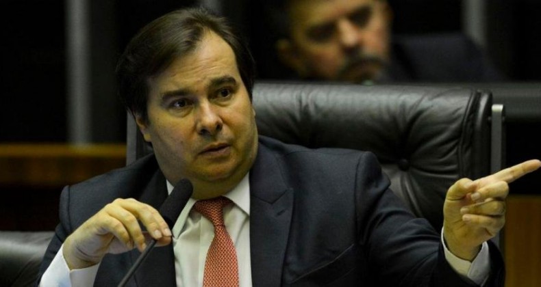 Maia exalta economia de mais de R$ 933 bilhões com reforma