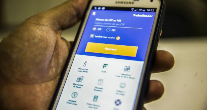 Com novos saques, aplicativo do FGTS lidera ranking em loja virtual
