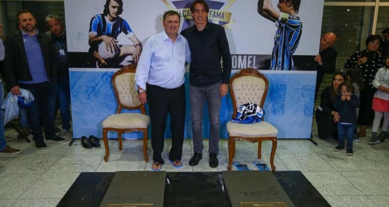 Geromel e Loivo são eternizados na Calçada da Fama do Grêmio