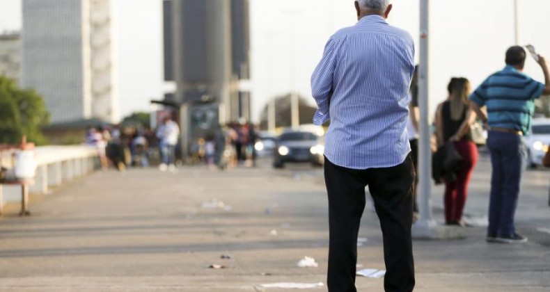 Expectativa de vida no Brasil sobe para 76,3 anos