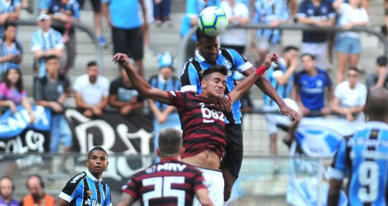 Grêmio luta, mas é derrotado pelo Flamengo com gol de pênalti