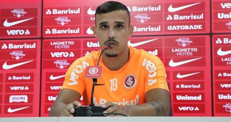 Pottker defende maior posse de bola do Inter contra o Corinthians