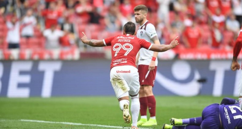 Pottker marca dois e Inter vence o Fluminense no Beira-Rio