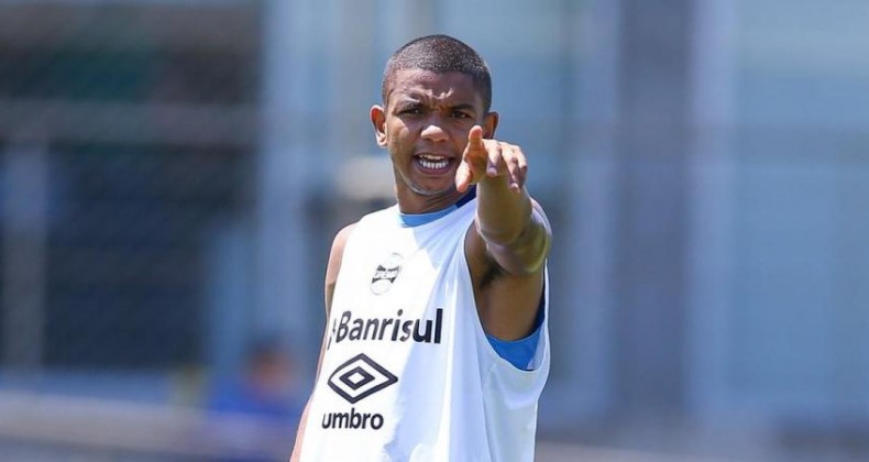 David Braz projeta 2020 e revela torcida pela permanência de Tardelli