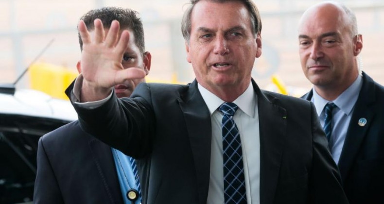 Desvalorização da moeda se deve a fatores externos, diz Bolsonaro