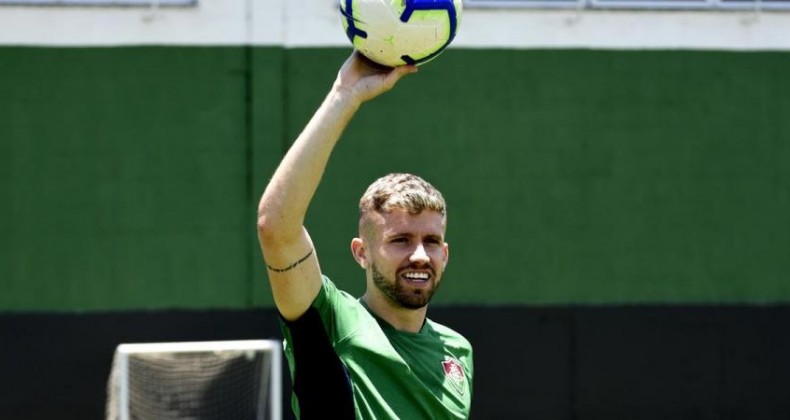 Grêmio encontra concorrência na corrida por Caio Henrique