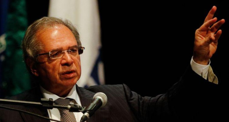 Marco regulatório vai universalizar saneamento em 7 anos, diz Guedes