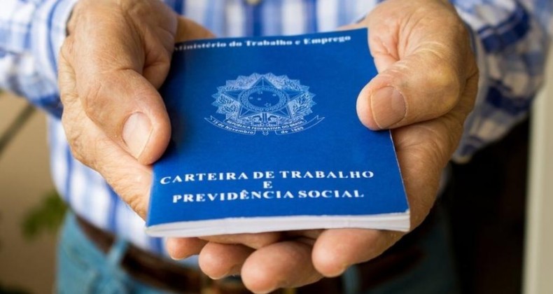 Taxa de desemprego fecha o trimestre encerrado em novembro em 11,2%