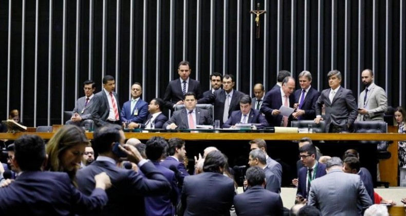 Taxação de seguro-desemprego deve ser barrada no Congresso