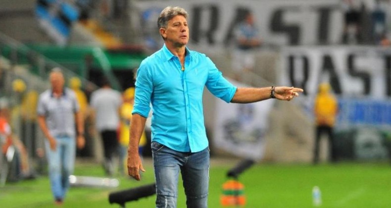 Renato destaca mudança de atitude no 2º tempo para virada do Grêmio